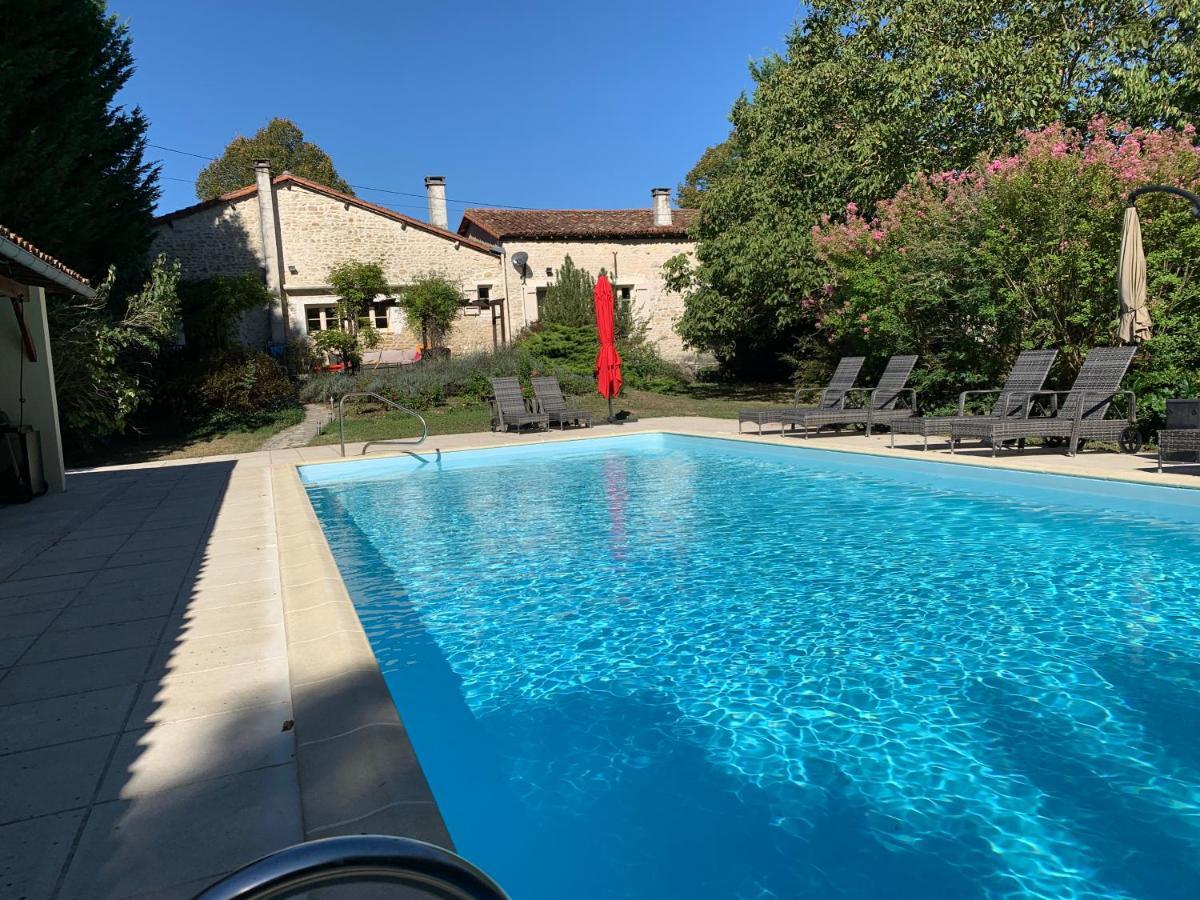 Uniquely Private Holiday Villa In The Charente Puyreaux Zewnętrze zdjęcie