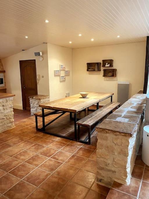 Uniquely Private Holiday Villa In The Charente Puyreaux Zewnętrze zdjęcie