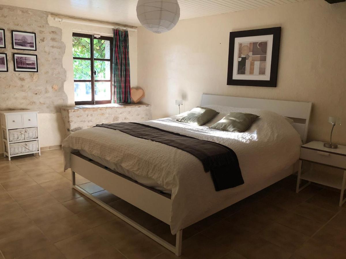 Uniquely Private Holiday Villa In The Charente Puyreaux Zewnętrze zdjęcie