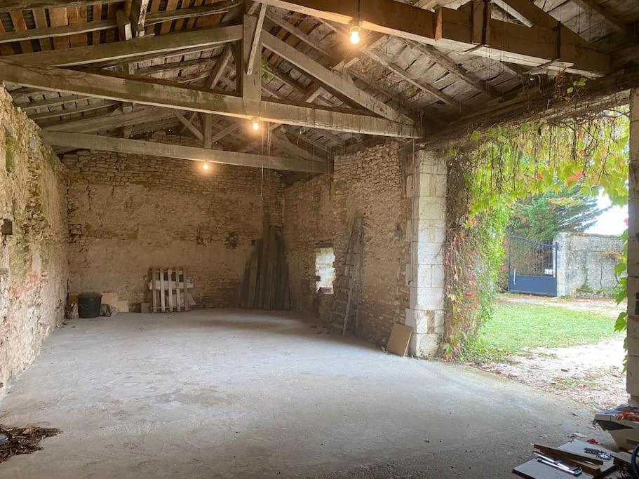 Uniquely Private Holiday Villa In The Charente Puyreaux Zewnętrze zdjęcie