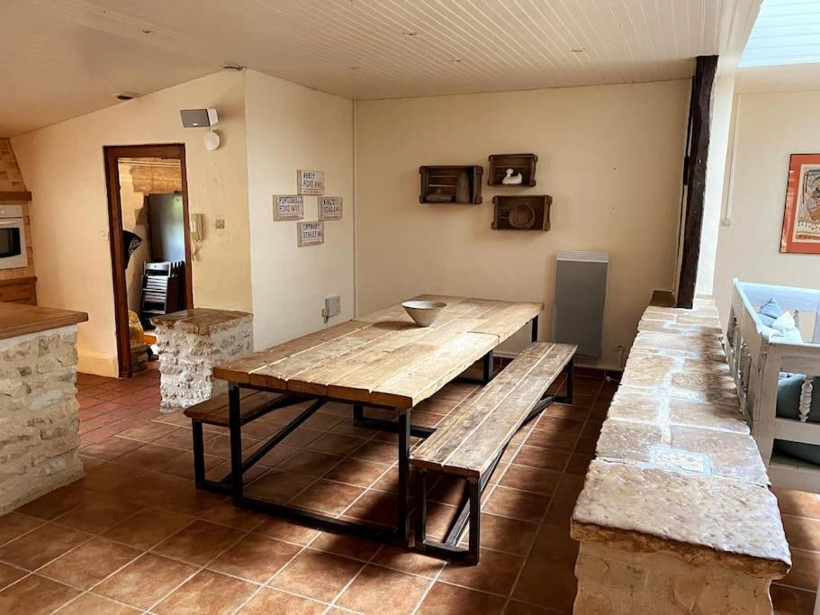 Uniquely Private Holiday Villa In The Charente Puyreaux Zewnętrze zdjęcie