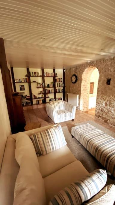 Uniquely Private Holiday Villa In The Charente Puyreaux Zewnętrze zdjęcie