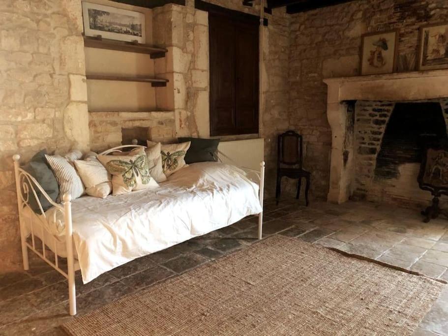 Uniquely Private Holiday Villa In The Charente Puyreaux Zewnętrze zdjęcie